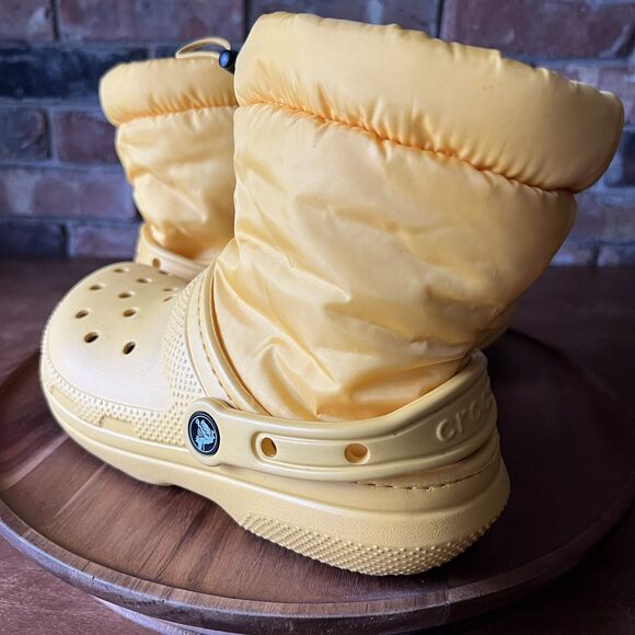 Crocs Yellow Boots Shoes Crocs Classic Lined Neo Puffer Women's 6 Men's 4 - Picture 2 of 16